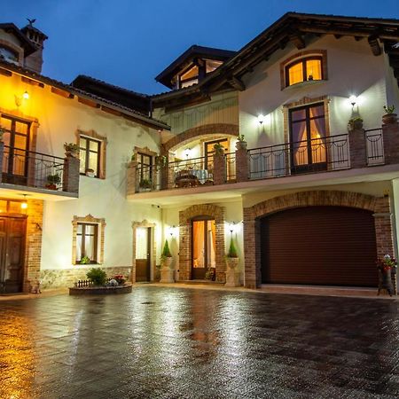 Diano dʼAlba Ca Reginella B&B מראה חיצוני תמונה