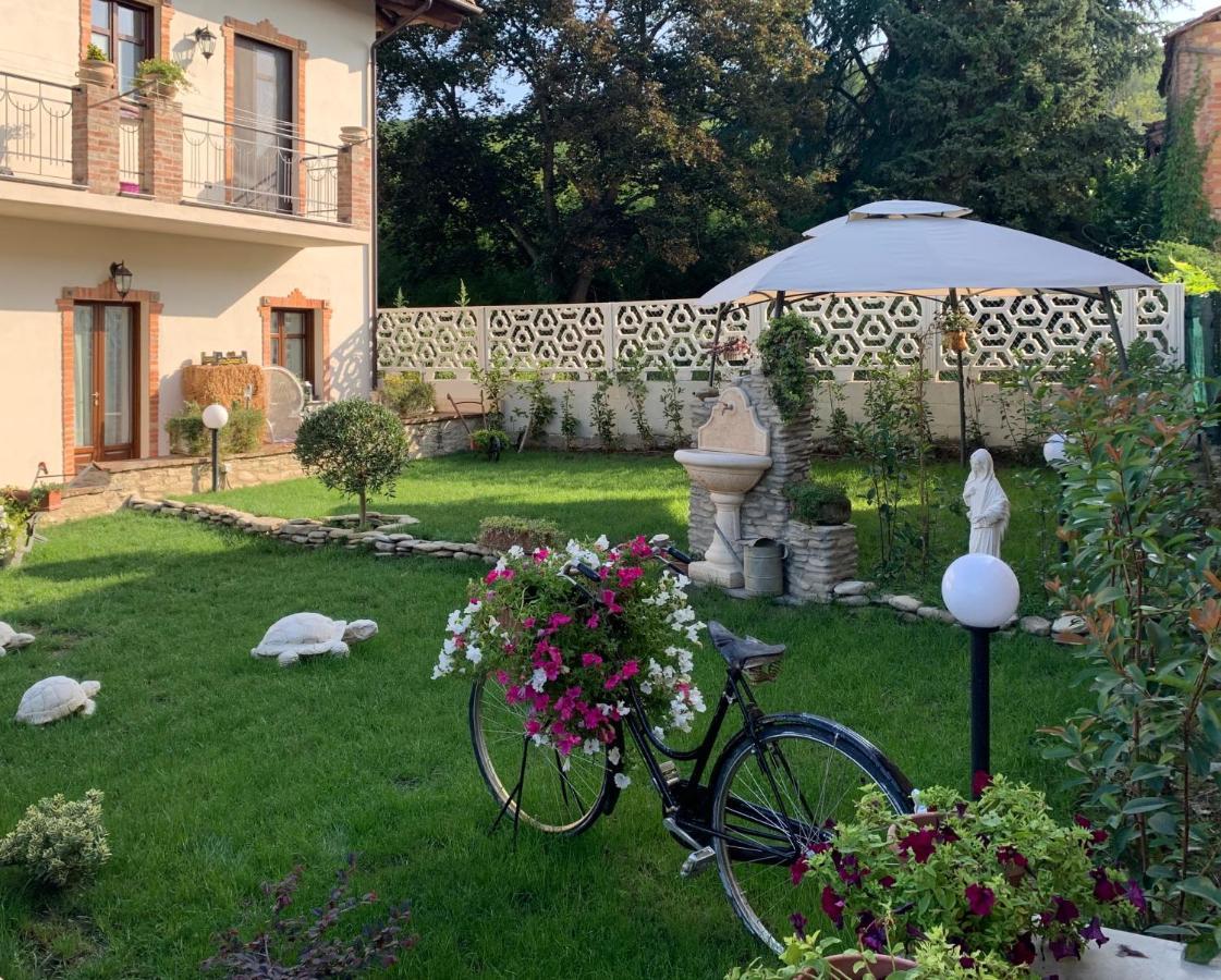 Diano dʼAlba Ca Reginella B&B מראה חיצוני תמונה